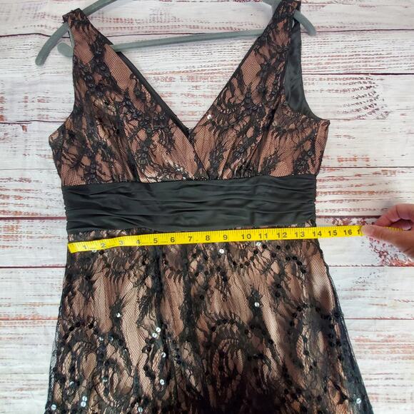 Jones NY Deep V Black Lace Festive Dress 8 Lined Sequin Sophisticated Glam Party - Picture 11 of 15